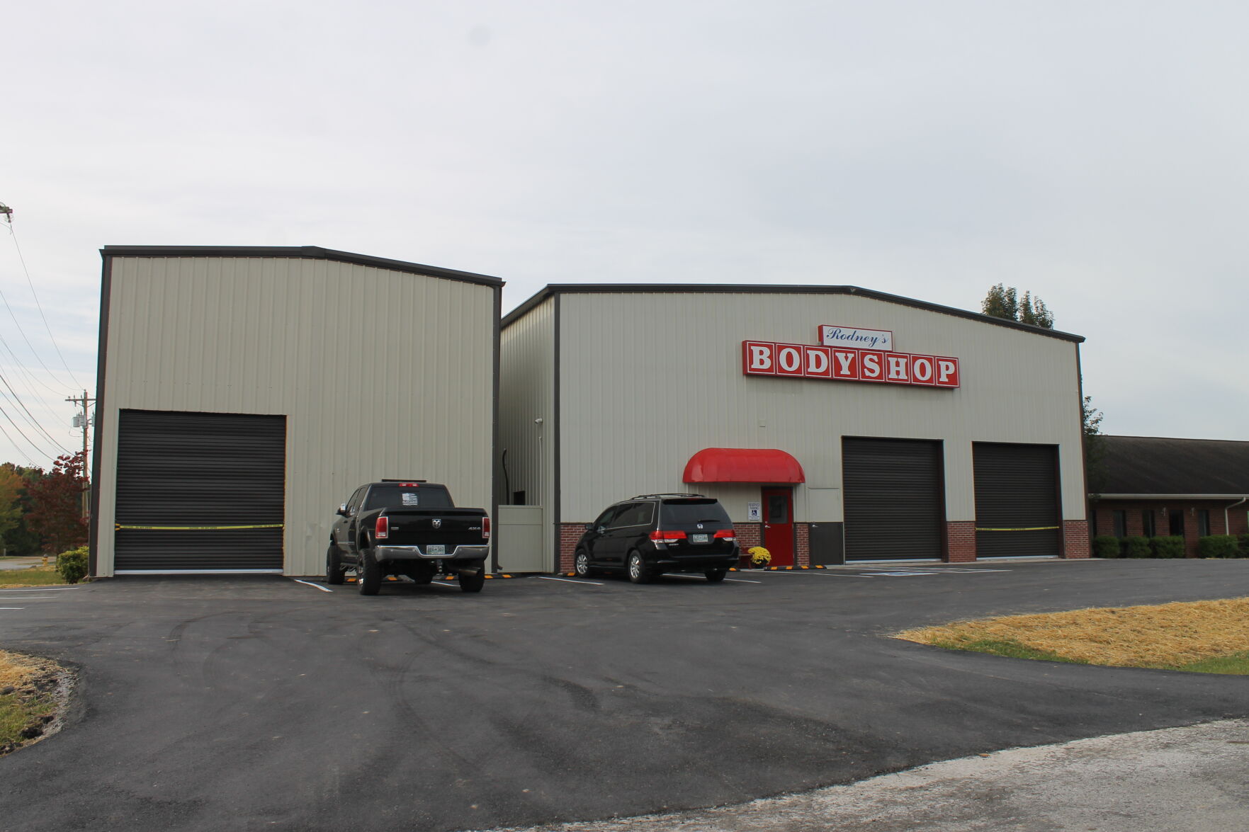 Rodney's building.JPG